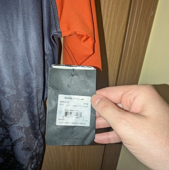 NWT Sombrio Grom's Alder Sasquatch MTB Jersey Women's Small / Med. Youth 12 - Picture 3 of 3